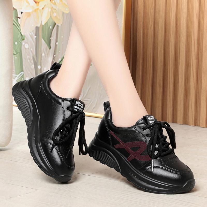 

Модные весенне-осенние универсальные белые кожаные дорожные повседневные туфли на мягкой подошве, удобные женские туфли для среднего и пожилого возраста, спортивная обувь 36