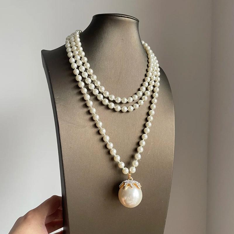 French Retro Rhinestone Pearl Pendant Necklace - Elegant Fashion Clavicle Chain with High-End Feel
