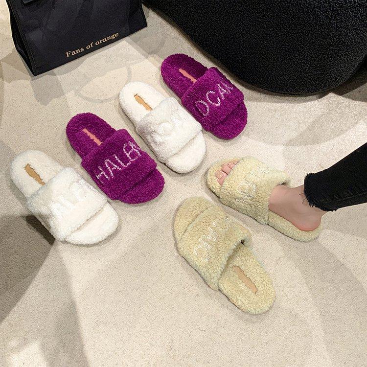 Europeiska nya skor i lammull strass bokstav ord sandaler platta skor bär varma tofflor
