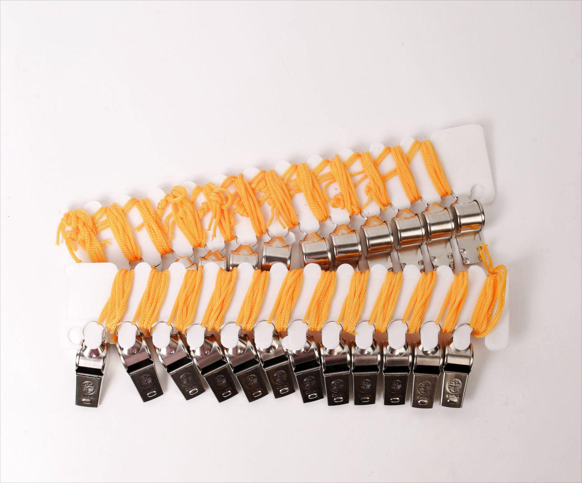 

Свисток для спортивного судьи из нержавеющей стали и пластика: Прочный, подходит для использования полицией и пожарными