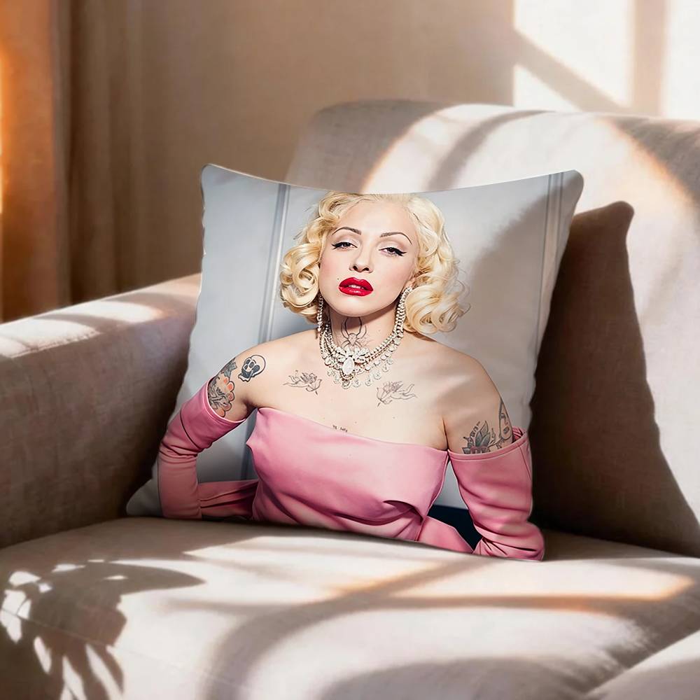 COOL FEMME FATALE MMon LLaferte   Pillow Case Pattern Printed Pillowcase For Living Room Sofa Cushion Cover