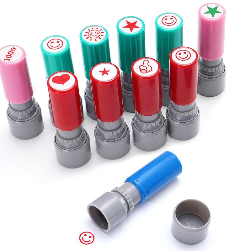 Mała Okrągła Pieczątka Nauczyciela: Pięcioramienna gwiazda dla zachęty i kontroli jakości