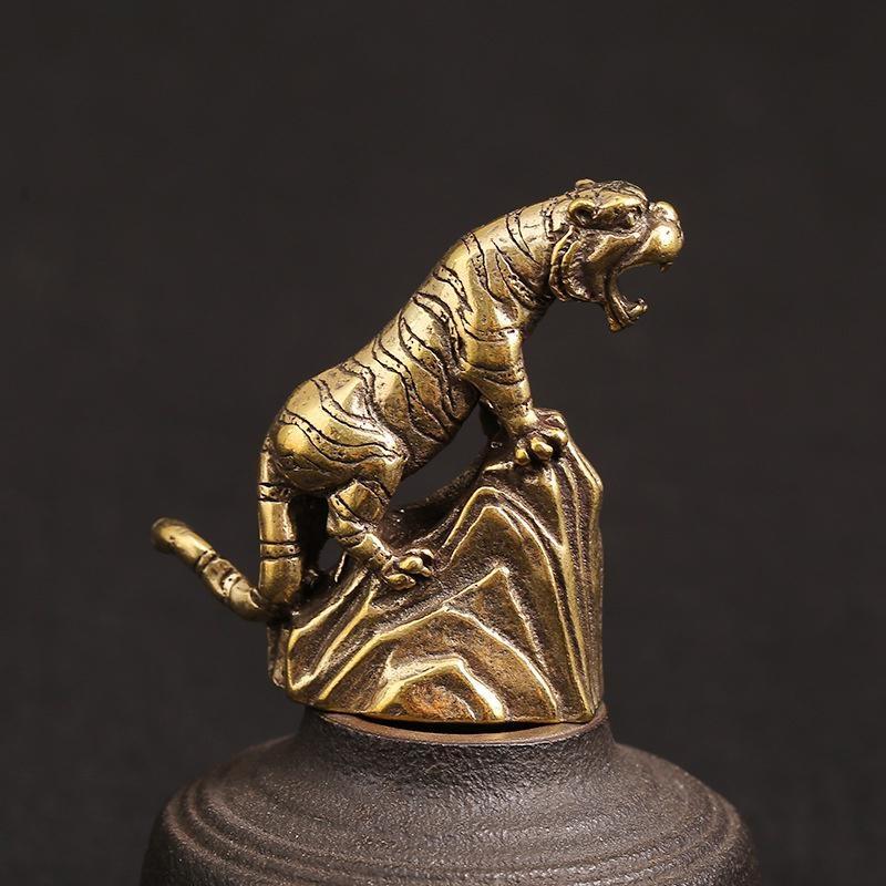 

Латунный тигр, китайский зодиак, животное, твердый латунный маленький орнамент, мини-оригинальный тигр, украшение для дома, орнамент на удачу