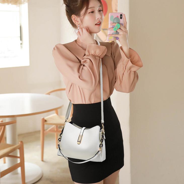 Sac à main de créateur de marque de luxe pour femme Mode Nouveau Sac d'épaule Classique Grande Capacité Sac bandoulière Sac carré compact pour les trajets