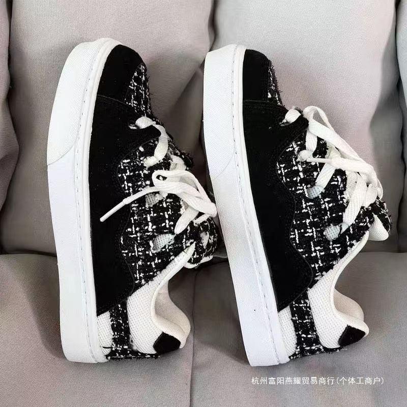 Men's shoes ins trendy couple bread shoes black and white flip fur canvas splicing men's and women's casual skateboard shoes sports shoes