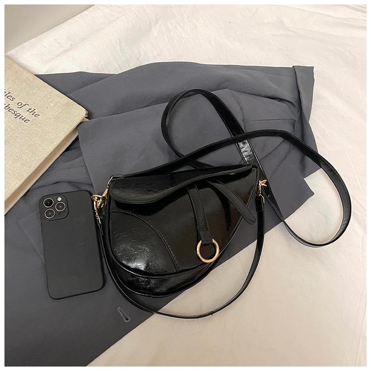 Сегодняшние популярные маленькие сумки женские сумки новая летняя универсальная сумка-мессенджер на одно плечо под мышкой сумки-седла чёрный