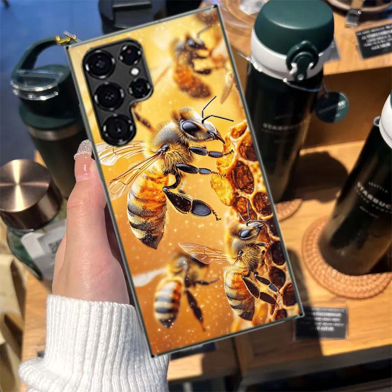 

Bees and Honey in the Honeycomb Cases Phone Case for Samsung Galaxy S26 Ultra S25 Edge S24 S23 FE S21 Plus S20 S22 S10 Cover TPU Samsung S25 Plus