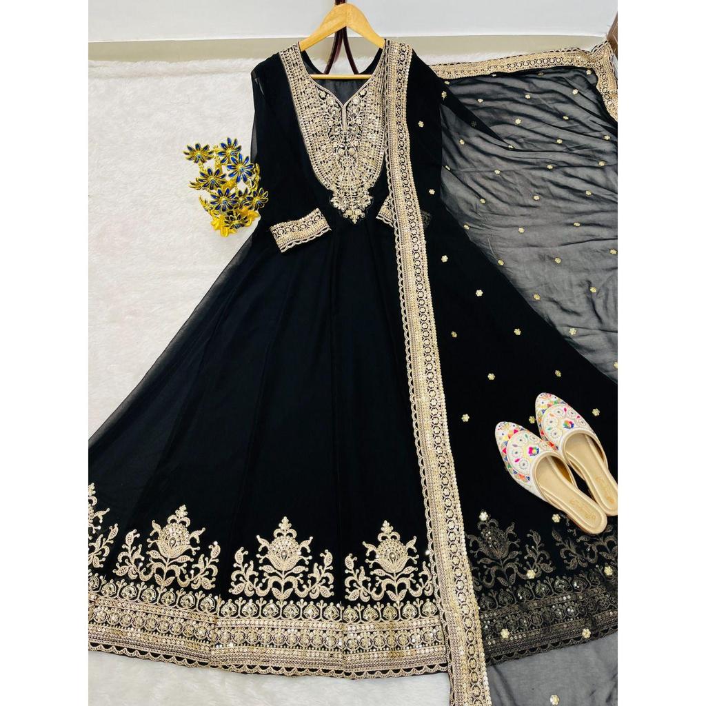 Rochie de prânz specială de festival cu broderie bogată și aplicații cu paiete, set cu dupatta