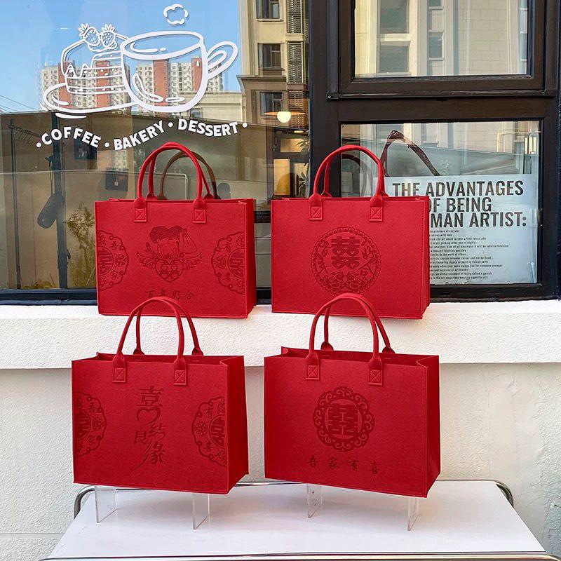 Modern Large Capacity Felt Handbag - Versatile and Stylish Shopping Bag with Letter Design