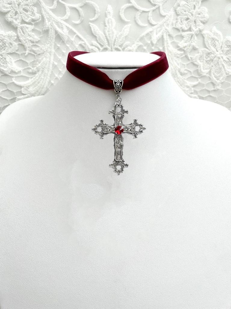 Gothic Sliver Color Relief Pattern Rhinestone Cross Pendant Red Black Velvet Choker Necklace for Women Hallowmas Jewelry Gifts