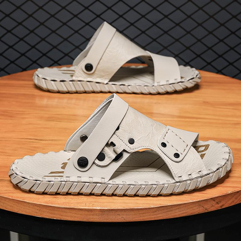 

Slippers men s 2025 new summer men s trend versatile sports casual wear light stepping on shit feeling large size sandals 44 пісочний