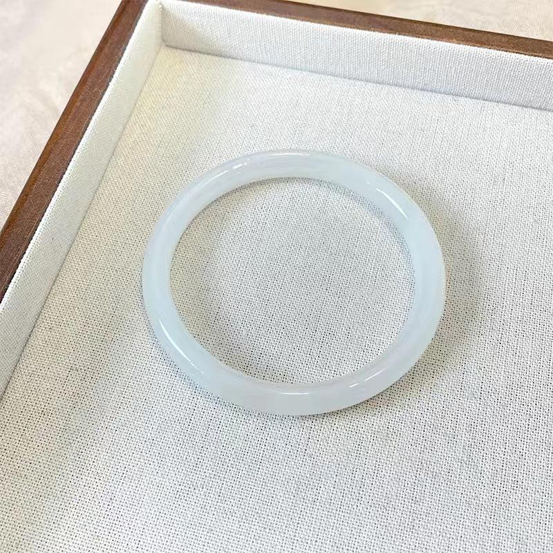 One-Step Glass-Like Jade Bangle: Xiaohongshu Style, Natural Buzhichun Ice-Clear, Women's High-Ice Round Design.