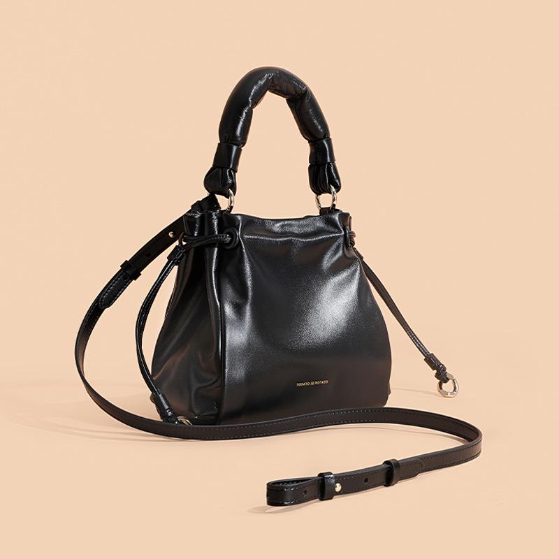 Soft Leather Crossbody Bag, Genuine Leather Women's Bag, Top Layer Cowhide, High-end Feel Bag, Texture Black Niche Bucket Bag