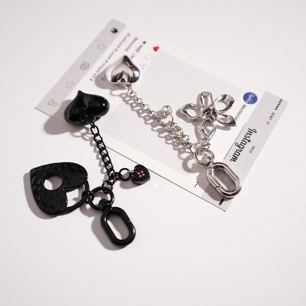 Cute Four-Leaf Clover Heart Keychain Pendant - Small Gift Car Backpack Charm