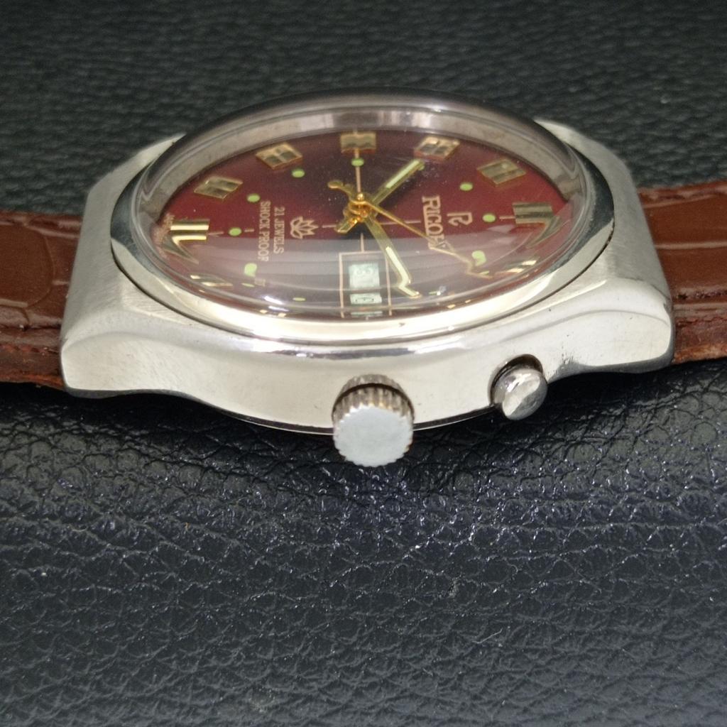 VINTAGE RICOH R31 AUTOMATIC JAPAN MENS RED COLOR DIAL WATCH a500615-5 R153-a500615