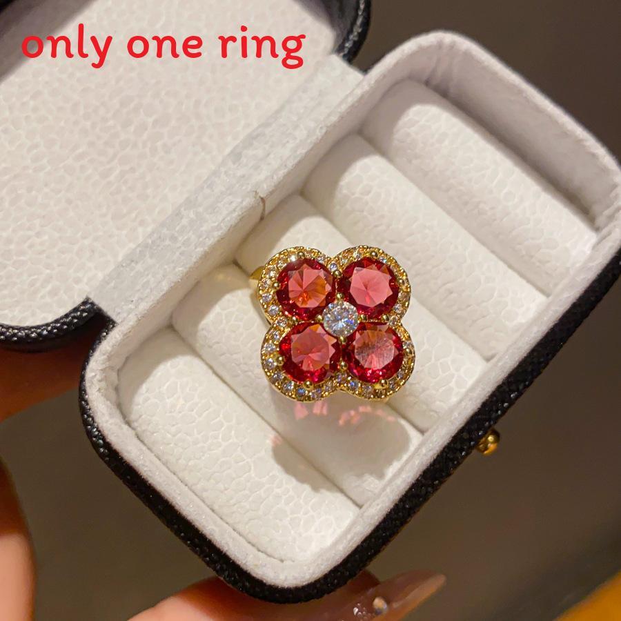 Retro Style Flower Shaped Zircon Ring For Women Elegant Hand Accessories красный