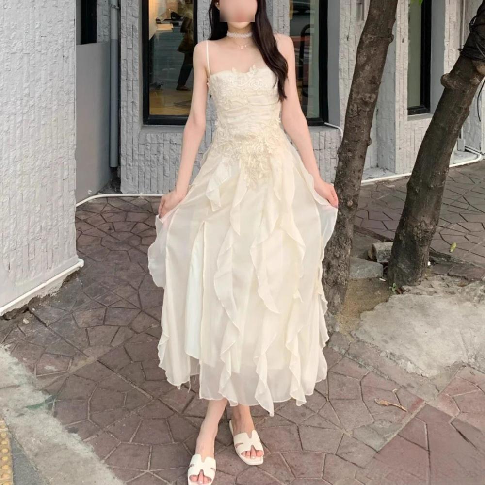Gentle Wind Sweet Long Dress Spring and Summer Waist Thin Design Sense Flower Splicing Wavy Edge Fairy Suspender Dress
