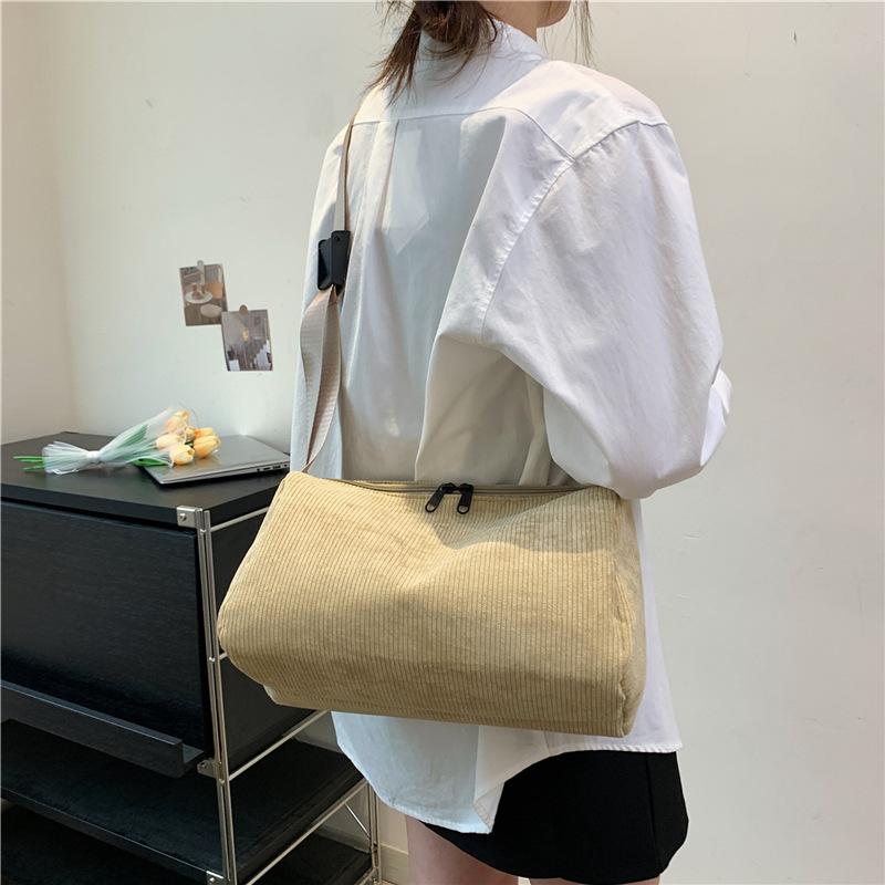 

Women s bag new shoulder bag fashionable simple fashion messenger bag pillow bag