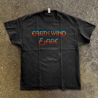 Earth Wind And Fire Musikband Klassisches Unisex-T-Shirt Größe S5XL Unisex-T-Shirt