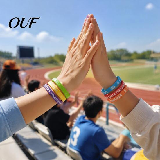 Silicone Wrist Bands for Campus Events 6 Pcs Welcome Back To School Bracelets, First Day of Interactive Props Functions Wristbands Students,