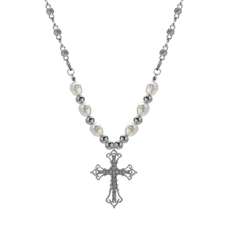 

Cross pearl necklace ins hip hop collarbone chain Internet celebrity sweet cool light luxury design sense summer babes