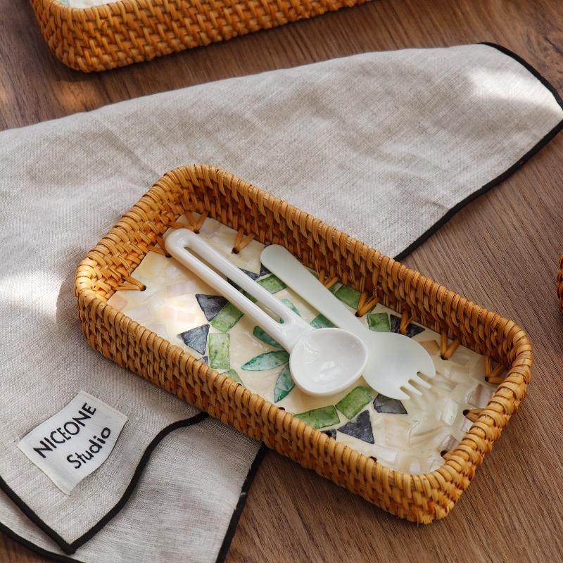 Asian Handmade Rattan Shell Tray Decorative Dining Accessory Fruit Serving Plate Home Snack Storage Tray for Living Room