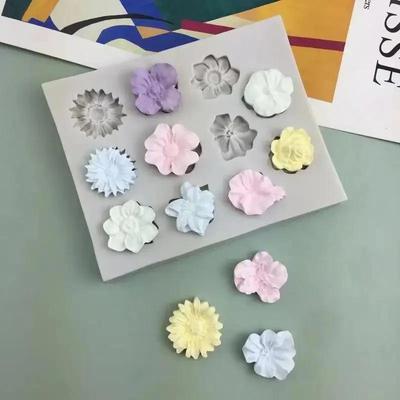 Mini Mała Silikonowa Forma Kwiatowa Kreatywne DIY Czekolada Cukierki Formy 3D Narzędzie do Dekoracji Ciasta Pieczenia w Kuchni Forma do Świec Mydła