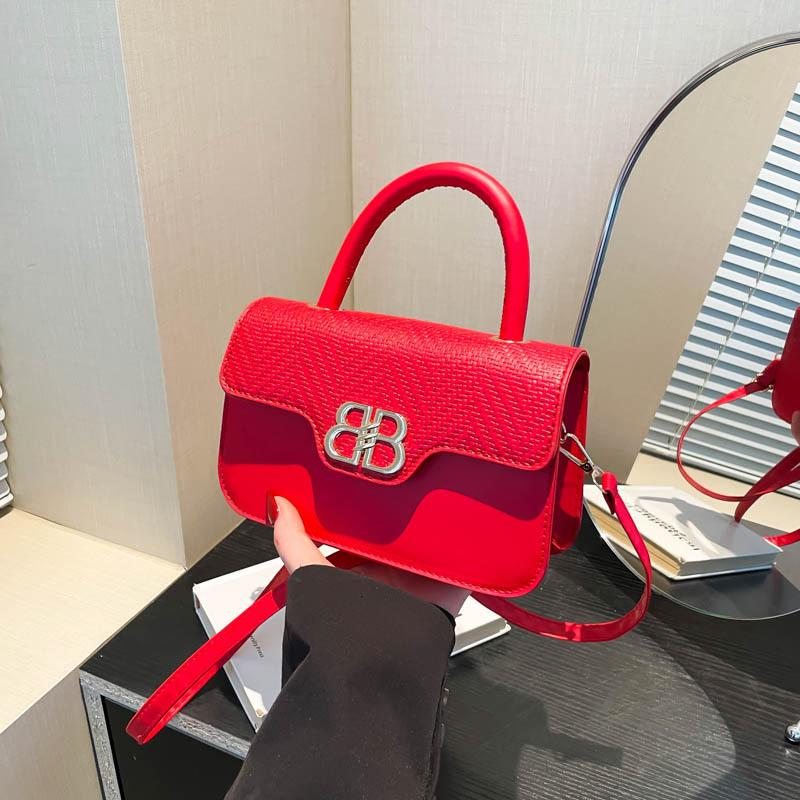 2025 New Women's Bag Small Square Bag Portable Shoulder Bag Crossbody Bag Versatile Fashion Underarm Bag Women's Bag