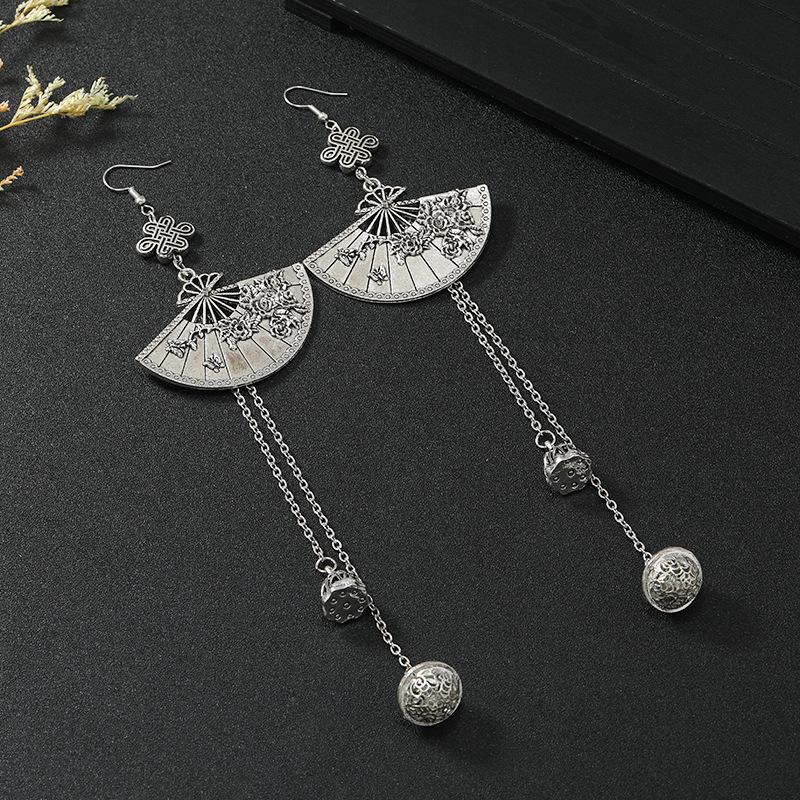 Originaldesign Pflaumenblüten-Fächer-Ohrringe mittel und lang gefranste Glocken-Ohrringe Anhänger Nische antike Ohrringe Frauen