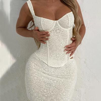 Corsés, ropa de mujer moderna y elegante