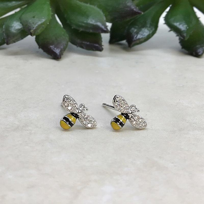 

Exquisite Mini Cute Stud Earrings, Korean Pastoral Bee Earrings, Small Fresh Summer Design Earrings