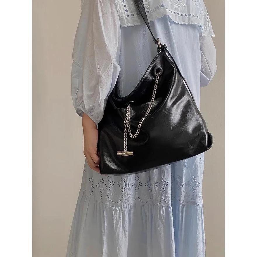 Vintage Schwarze Kette Damen Tragetaschen Mode Einfache Pendler Schulter Umhängetaschen Lässige Handtaschen mit großer Kapazität für Frauen