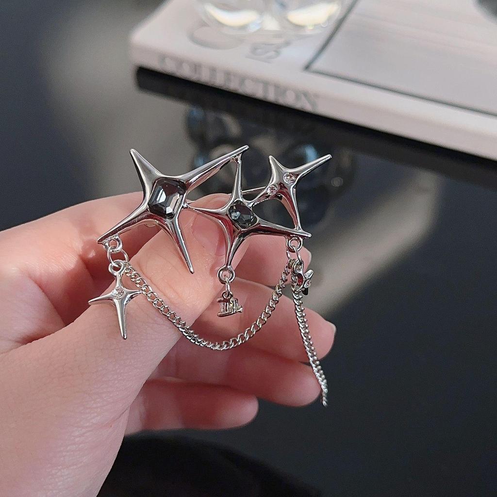 Four-Point Star Zircon Chain Brooch - Women's Chic High-End Corsage Pin Accessory