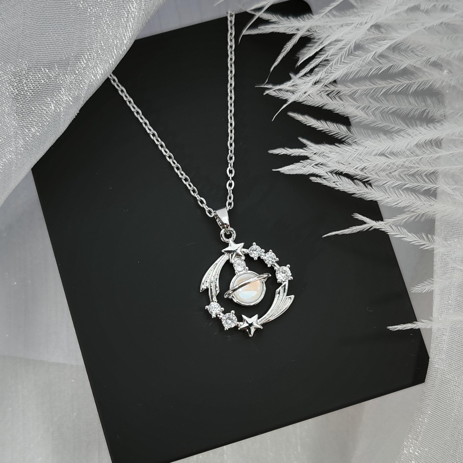 

Женское ожерелье Звезда Луна Легкая Роскошь Премиум Универсальное Галактика Падающая Мечта Кулон Ключичная Цепочка