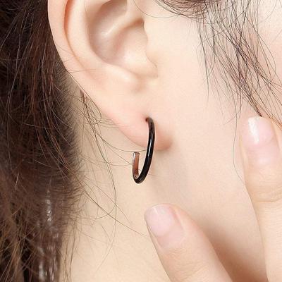 Brincos Pretos Anel Feminino Metal Chique Diário Banhado a Platina Prata 925 Brincos Pretos Brincos de Ponto