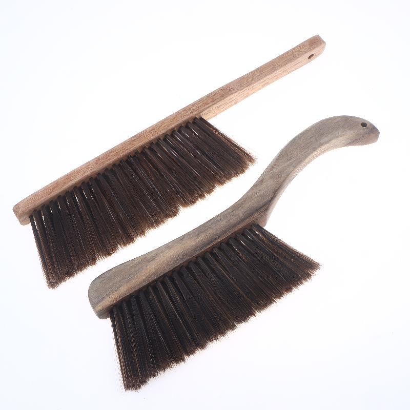 Long Handle Soft Bristle Chicken Wing Wood Bed Dust Cleaning Brush Household Bedroom Floor Cleaning Tool