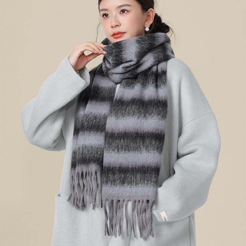 New Korean Version Versatile Fashion High-value Scarf Women's Cold Proof Neck Protection Light Luxury Shawl Scarf