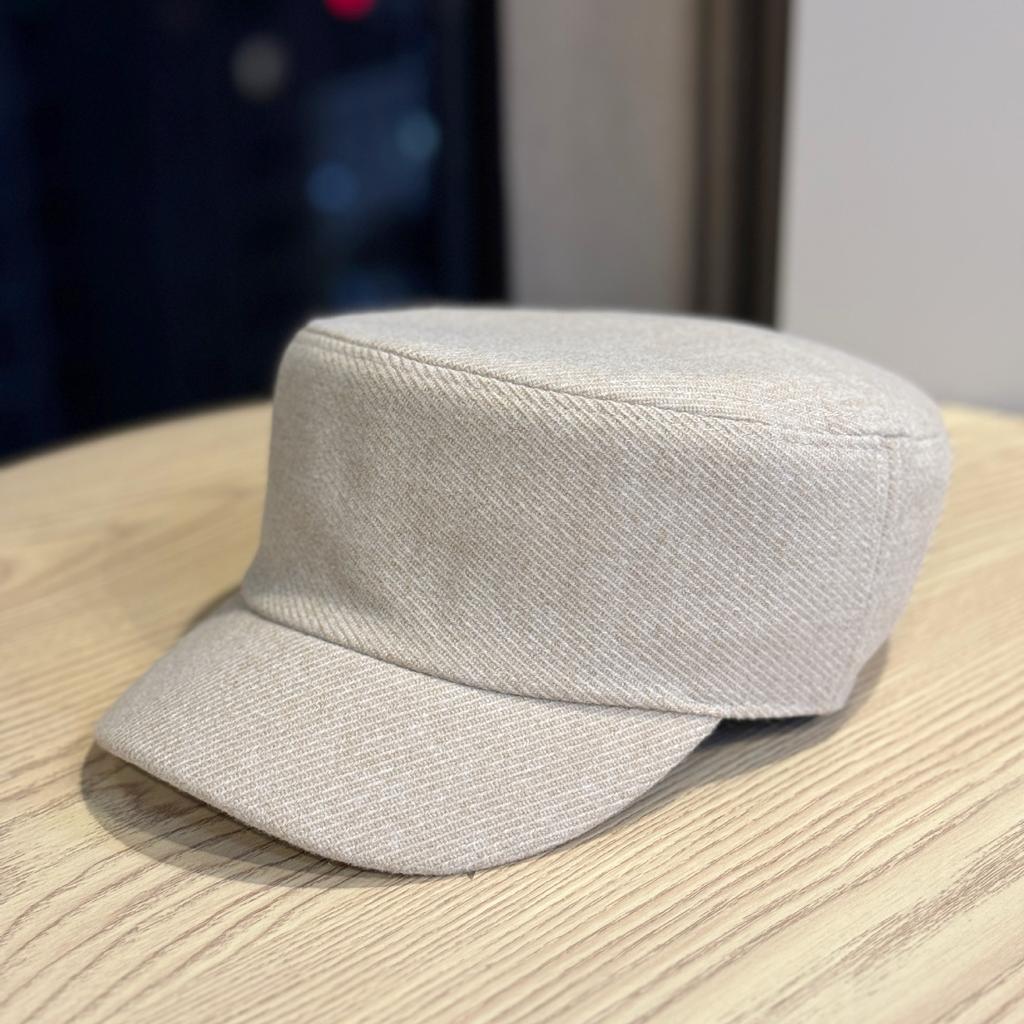 New Korean Style Solid Color Flat Top Equestrian Hat for Women in Autumn and Winter Fashionable and Warm Everyday Versatile Cap
