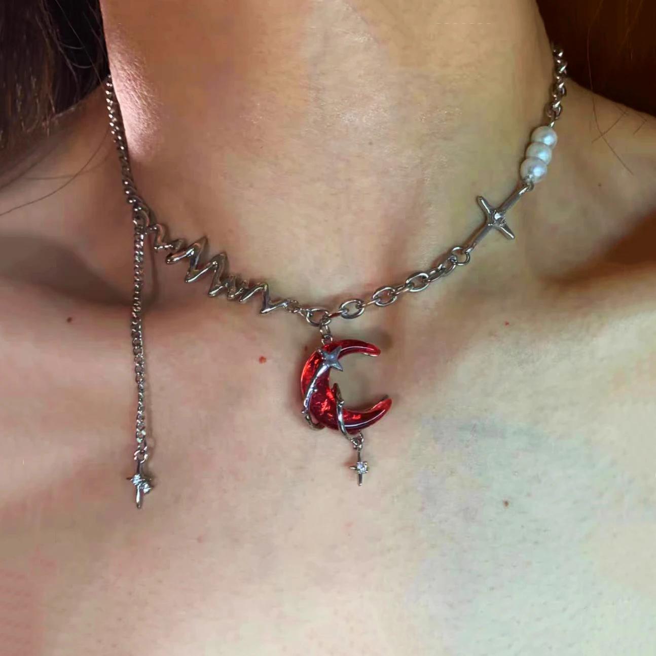 

Harajuku Rivet Red Crystal Moon Leather Chokers for Mens Women Gothic Tassel Chain Pendant Necklace Neck Chain Fashion Zircon