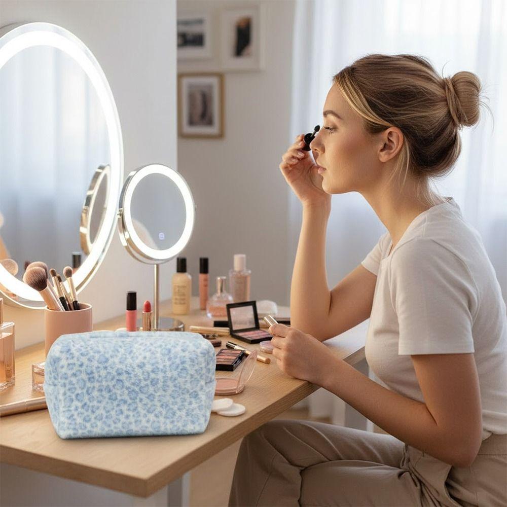 High Quality Fuzzy Makeup Bag Leopard Print Portable Toiletry Organizer Large Capacity Cosmetic Bag Girls