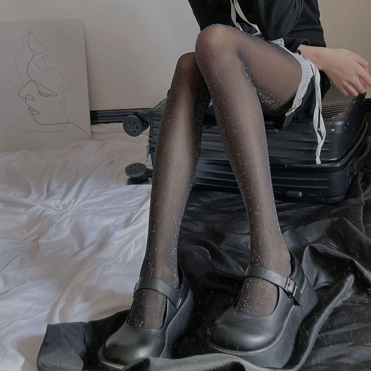 

Japanese Silver Silk Flash Spring, Summer, Autumn and Winter Thin Sexy Black Stockings Jk Hottie Pure White Bottoming Pantyhose One size
