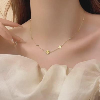 Collana "Quadrifoglio cavo 2024": Elegante acciaio al titanio, design lussuoso per le donne"