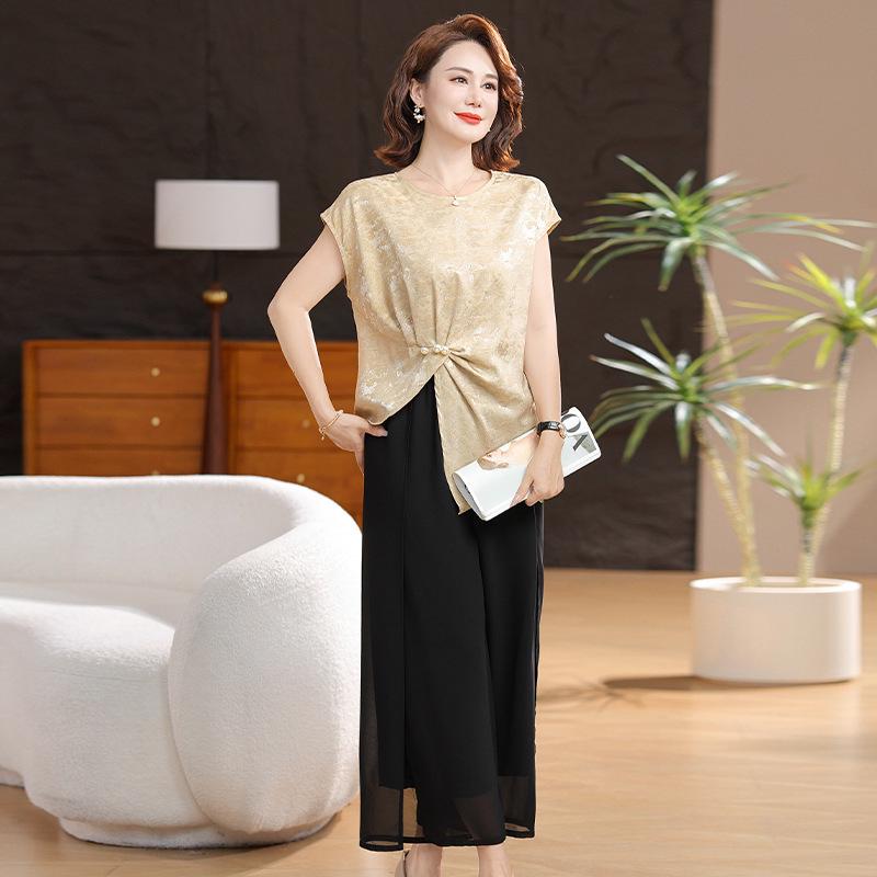 Elegant Summer Short-Sleeve Two-Piece Set for Middle-Aged and Elderly Women