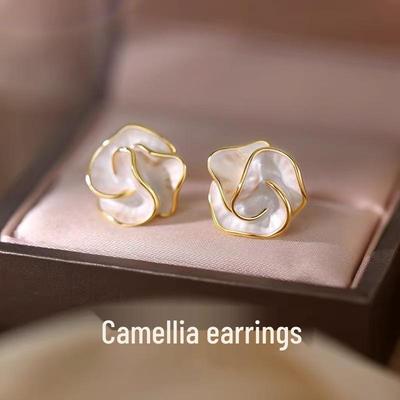 Boucles d'oreilles puces Camélia Niche Haut de Gamme Argent 925 – Luxe Léger pour Femmes
