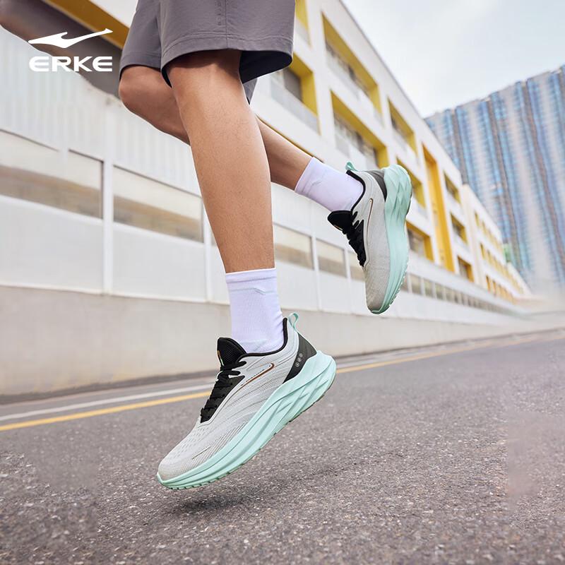 

Мужские кроссовки для бега Hongxing Erke Cheying 3 39