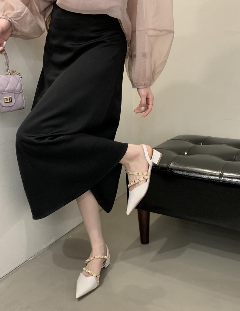 Rivet bag head sandals women's thick heel 2025 spring and summer new willow nails Roman fashion patent leather pointed flat shoes