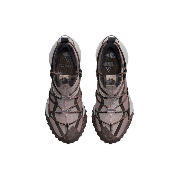 Nike ACG Mountain Fly Low SE Ironstone Sneakers Unisex Marrone Minerale di Ferro Chiaro Osso Chiaro DQ1979-001