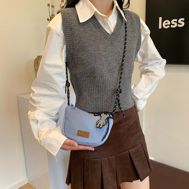 Stylish Large Capacity Nylon Shoulder Bag In Trendy Solid Colors For Casual Commuting