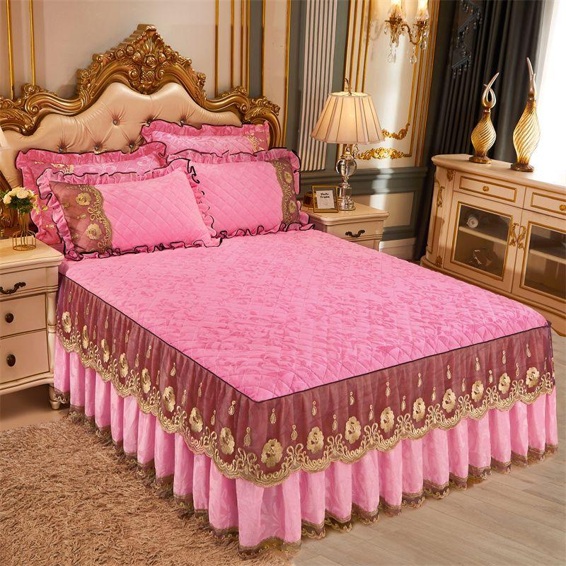 Dreiteiliges Set mit einem gesteppten Bettrock aus Kristallvelours mit abnehmbarem Design, einer dicken und warmen Bettdecke aus Spitze, perfekt für einen Prinzessinnenstil