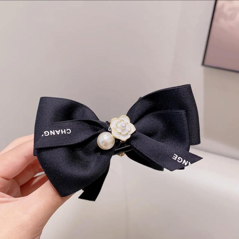Diamond Flower Hair Claw Clip - Elegant Updo Accessory for Women